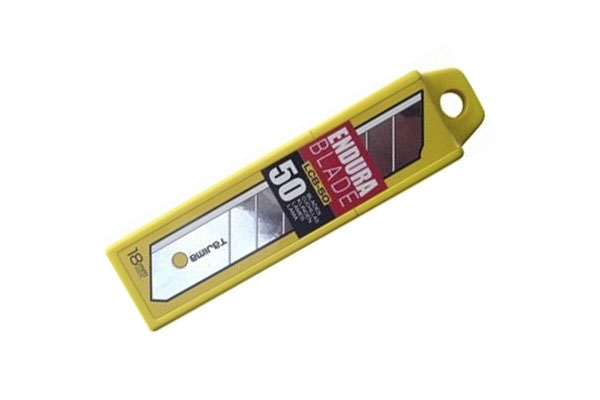 Se 50 x Tajima Endura knivblade - 18 mm. hos HC Farver